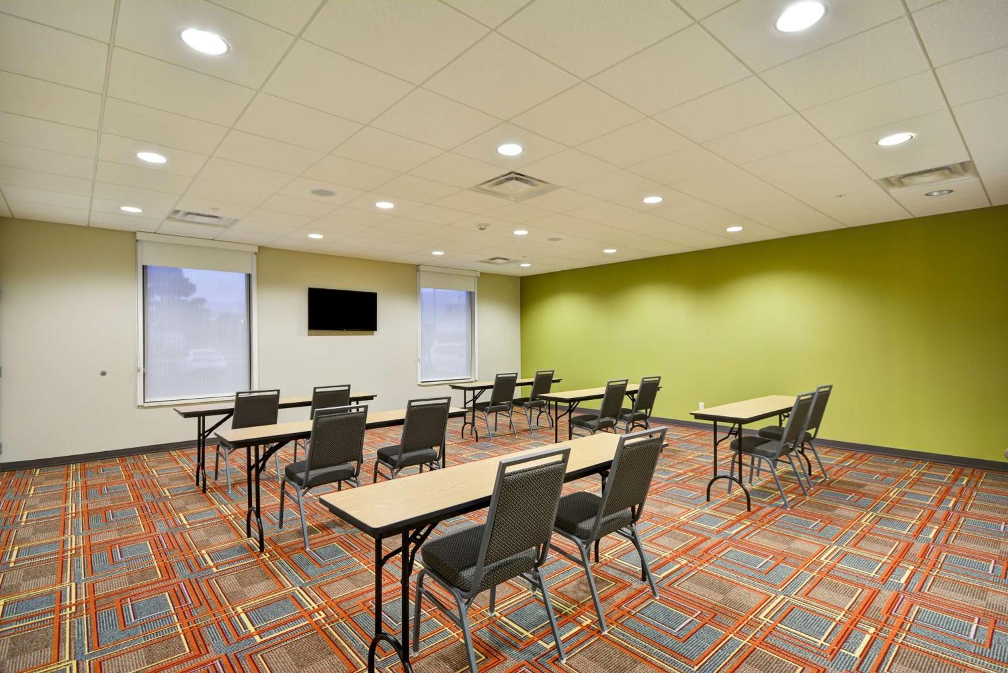 Home2 Suites By Hilton Decatur Ingalls Harbor Exterior photo